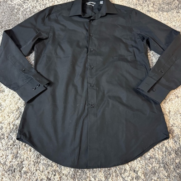 Van Heusen, Men's Solid Black Long Sleeve Button Down Fitted Dress Shirt - Picture 2 of 6